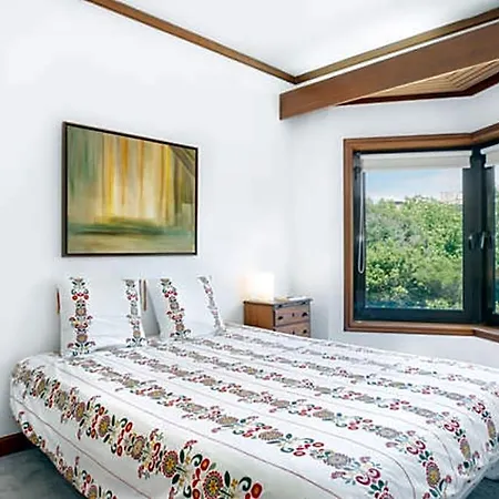 Large Flat 4*